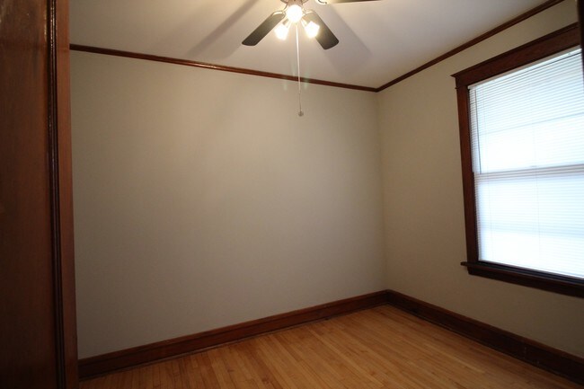 Building Photo - 3925 W Schubert Ave