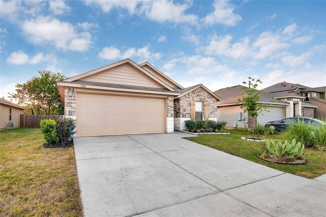 Building Photo - 704 Red Tails Dr