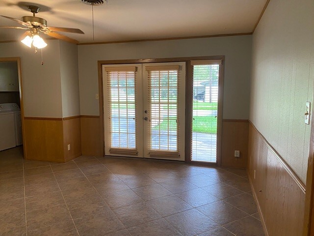 Building Photo - 2125 Shady Ln