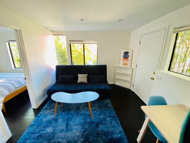 Living room - 270 Tavistock Ave