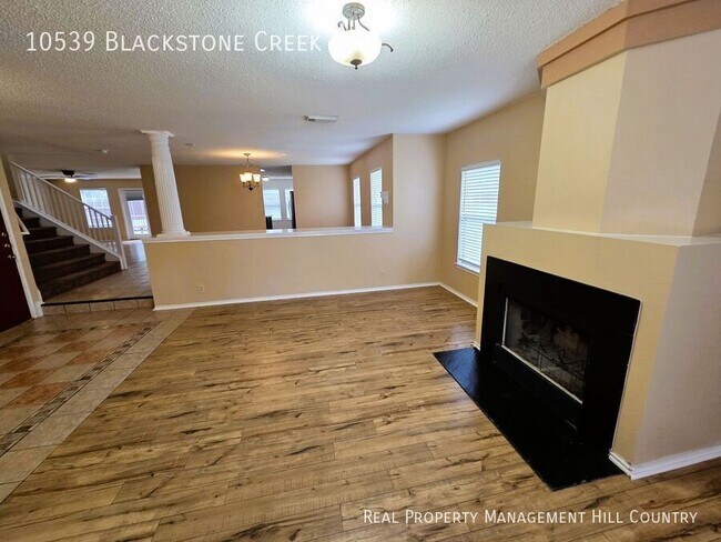 Foto del edificio - 10539 Blackstone Creek