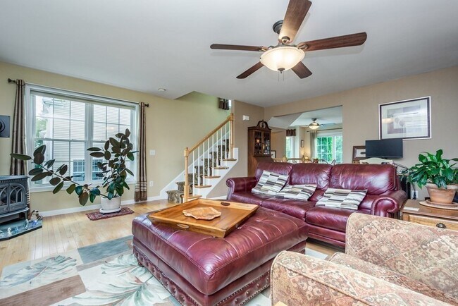 Foto del edificio - 52 Buttercup Ln