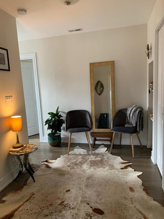 Foto del edificio - 7805 W Balmoral Ave
