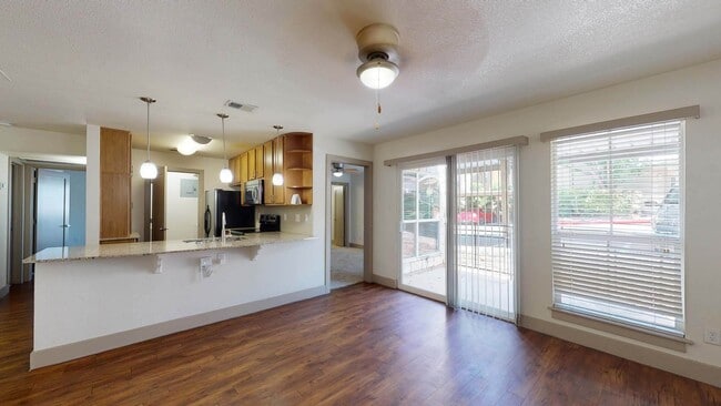 Interior Photo - Barton Creek Landing