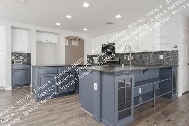 Building Photo - 6013 S Danielson Way
