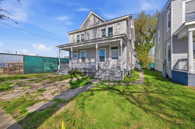 Photo - 821 Mount Vernon Avenue - B