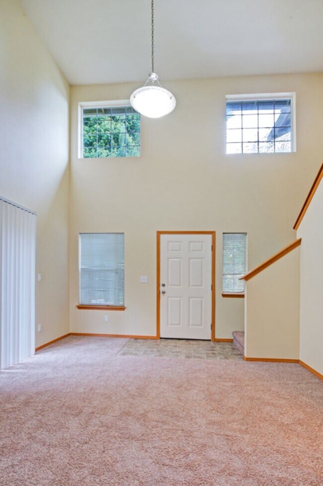 Foto del edificio - Holiday Move-In Special — Enjoy Half Off Your First Month’s Rent! Lovely 3 Bedroom Home in Coupev...