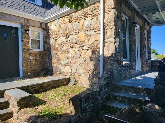Foto del edificio - Newly Remodeled 3 Bedroom 2 Bath home in D...