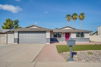 Building Photo - 1804 W Nopal Dr