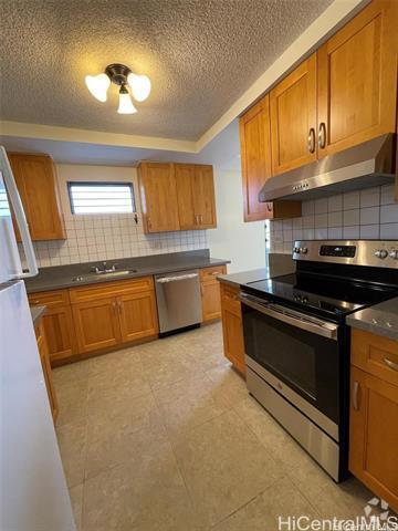 Building Photo - 2240 Kuhio Ave.