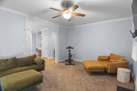 Building Photo - 126 Hemlock Dr