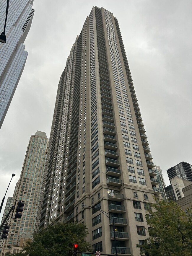 Building Photo - 1 W Superior St