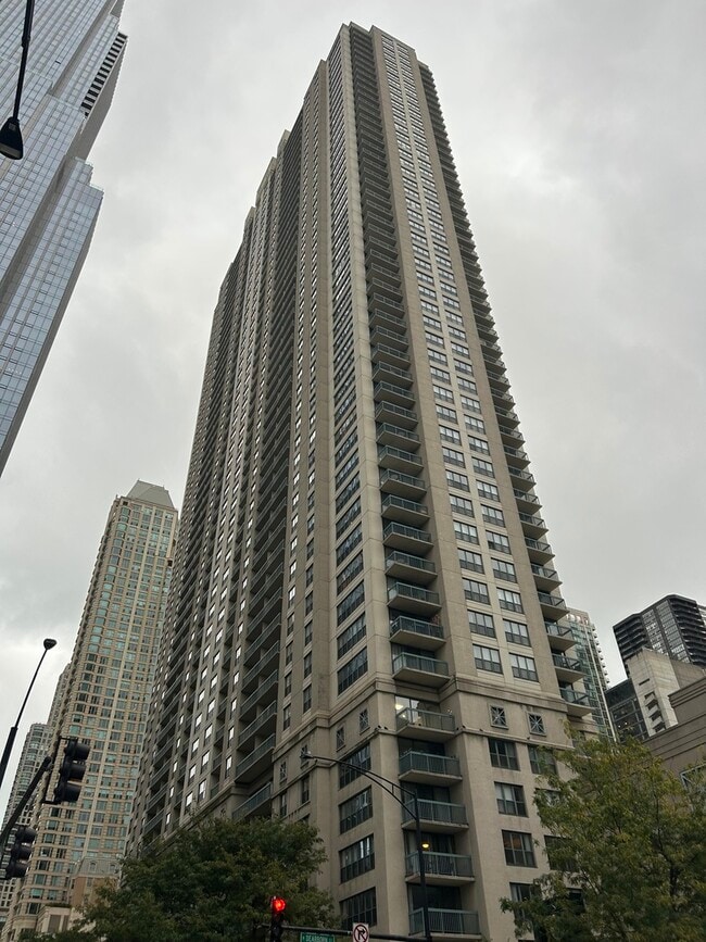 Building Photo - 1 W Superior St