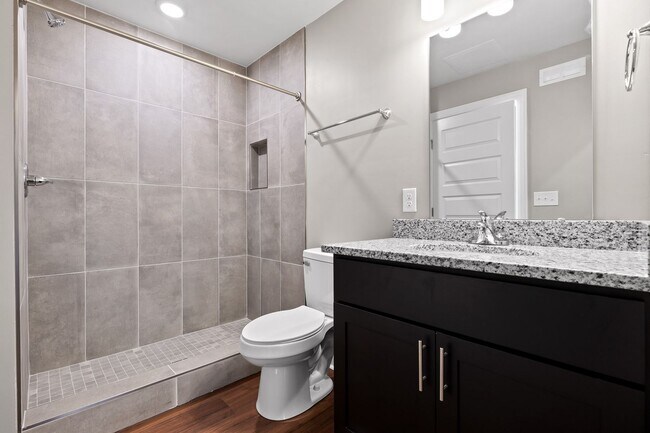 Foto del edificio - ONE MONTH FREE! 621 MLK *Income Restricted*