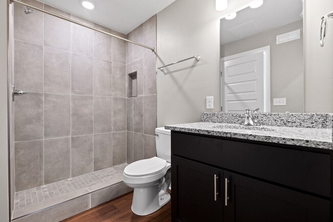 Building Photo - ONE MONTH FREE! 621 MLK *Income Restricted*