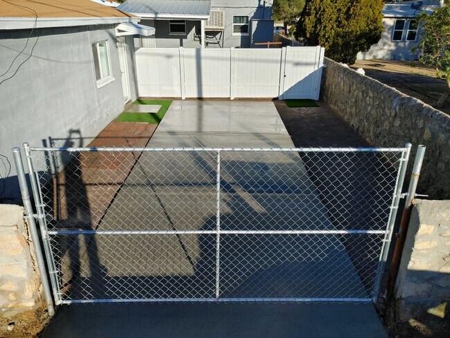 Foto del edificio - 3670 Morenci Rd