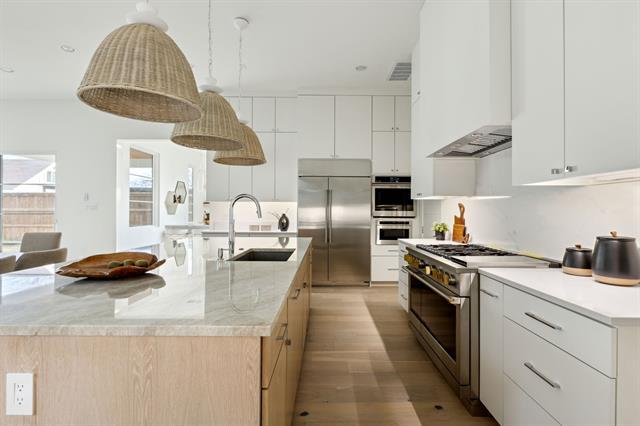 Foto del edificio - 7526 Kenwell St