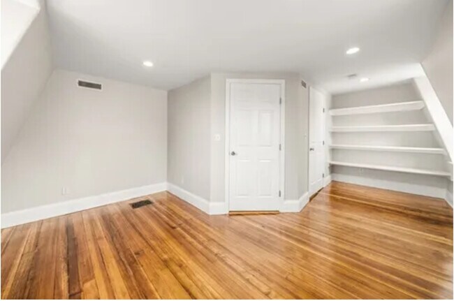 Foto del edificio - 779 E 6th St