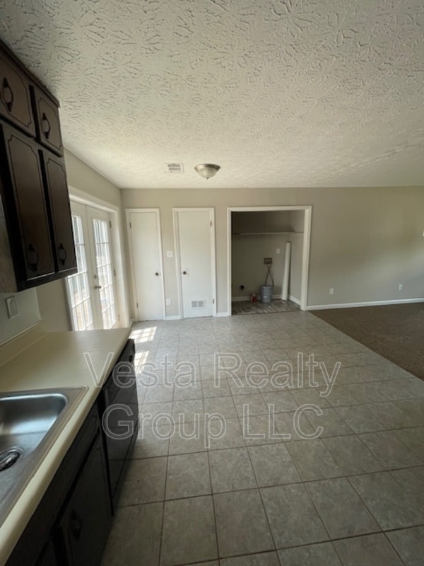 Foto del edificio - 252 Toby Springs Ln