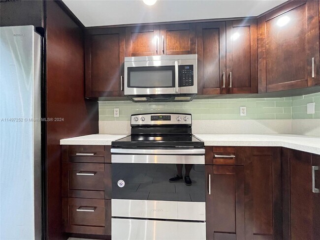 Building Photo - 8540 SW 133rd Avenue Rd