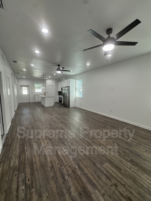 Foto del edificio - 6097 Vermont Ave
