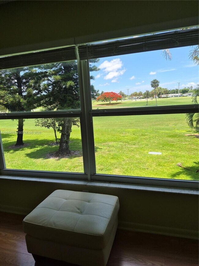 Foto del edificio - 7797 Golf Cir Dr