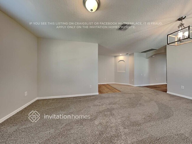 Foto del edificio - 11833 Thicket Wood Dr