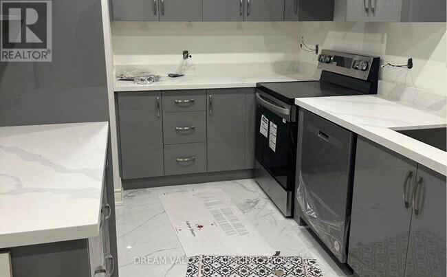 Building Photo - 12 Chandler Dr