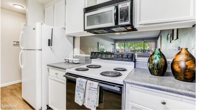 Building Photo - 2 br, 1 bath Condo - 1731 Ellis St Unit 6 -
