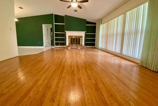 Foto del edificio - 1740 Hannah Dr