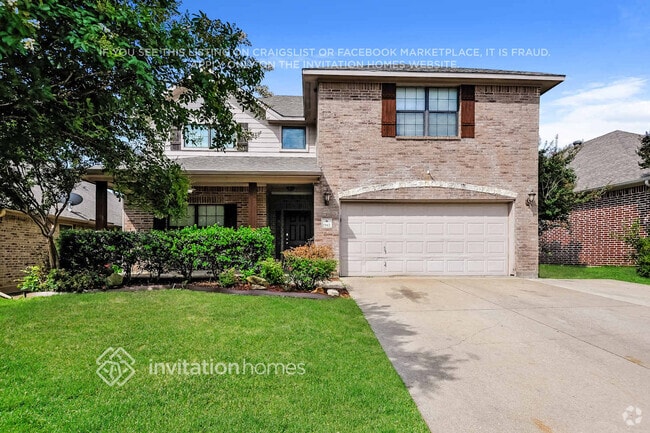 Building Photo - 2942 Greenway Dr