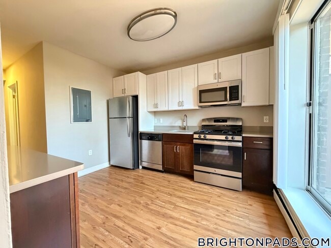 Building Photo - 9 Bronsdon St