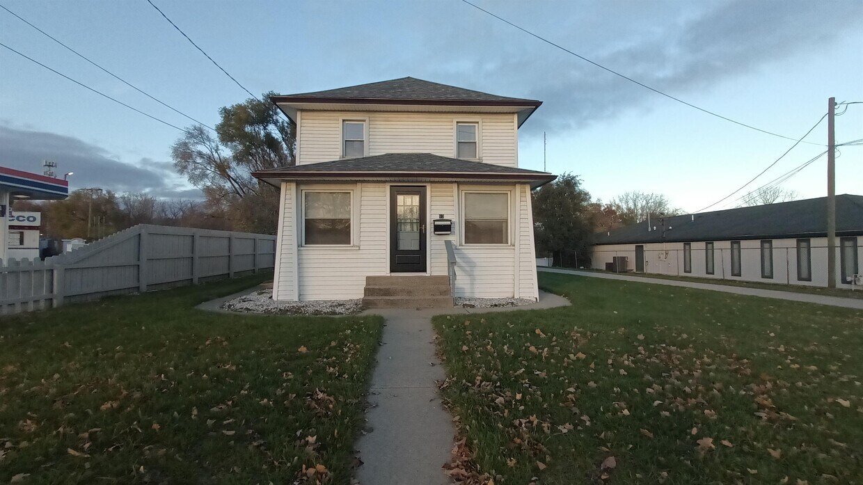 Primary Photo - 63 South St W