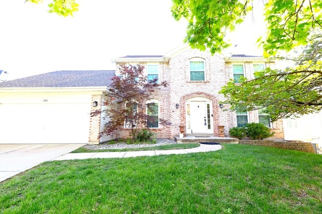 Building Photo - 5 Bed 3.5 Bath Chesterfield Charmer