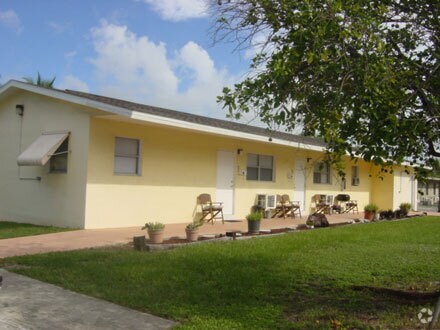 Foto principal - 2431 Washington Ave