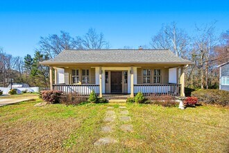 Building Photo - 209 W Shadburn Ave