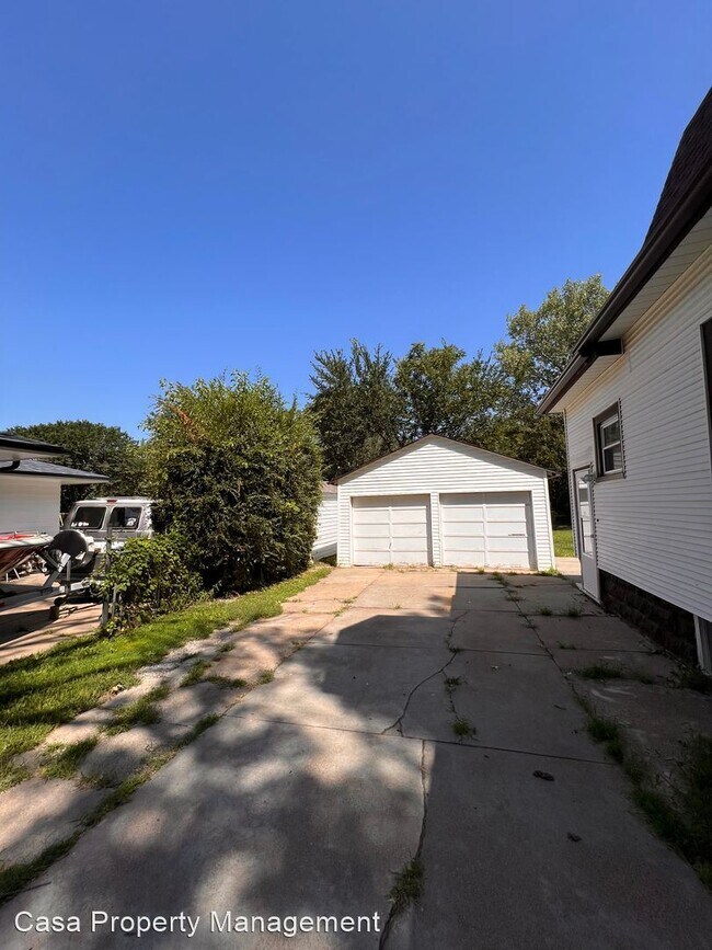 Building Photo - 5 br, 3 bath House - 3240 Potter street