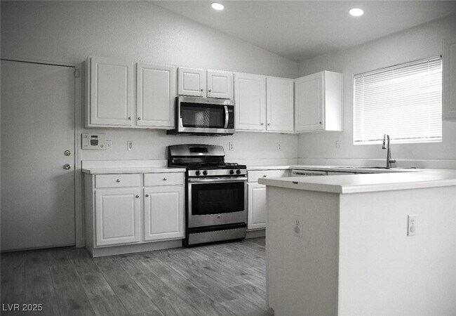 Foto del edificio - 3438 Blue Ash Ln