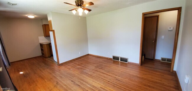 Foto del edificio - 3 br, 1 bath House - 2316 W Wildwood Rd