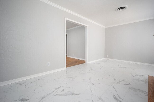 Foto del edificio - 906 NW 46th St