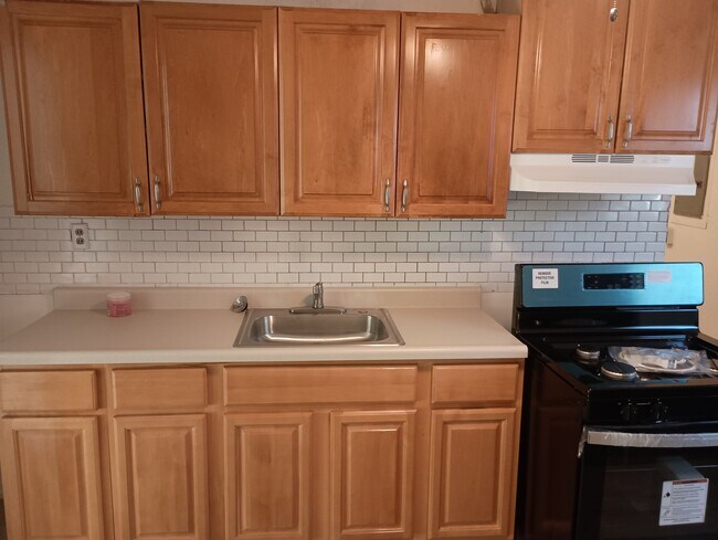 Building Photo - 449 Cook Ave