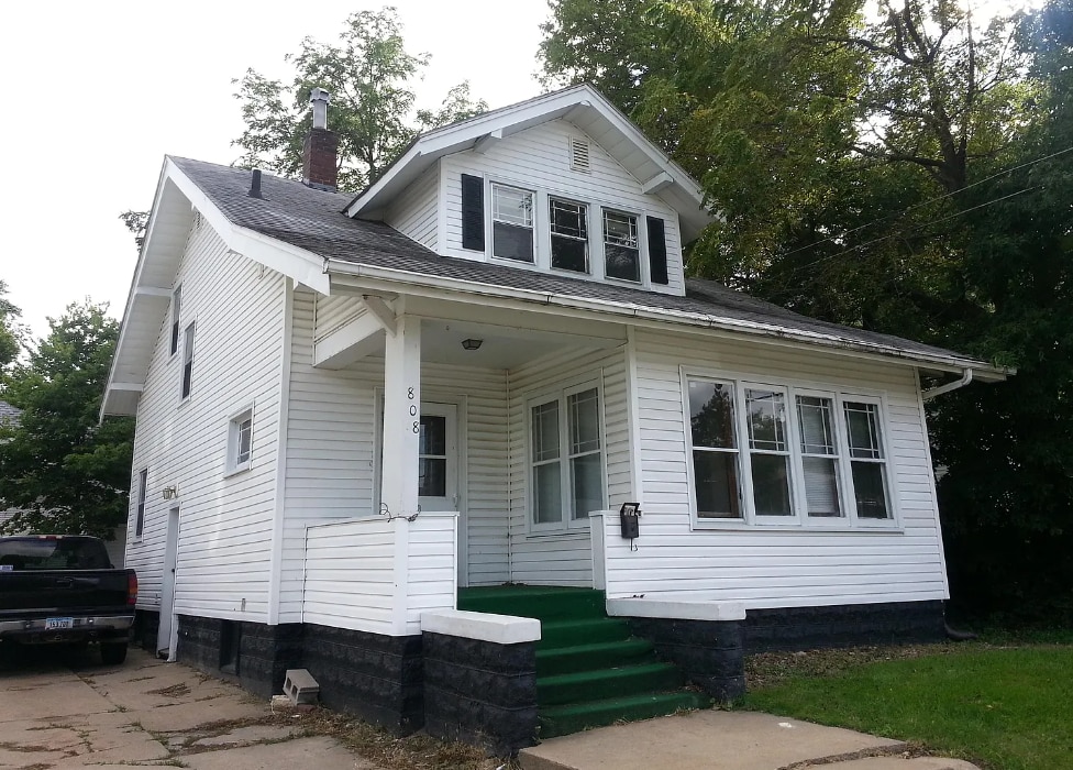 Primary Photo - 808 W Seerley Blvd