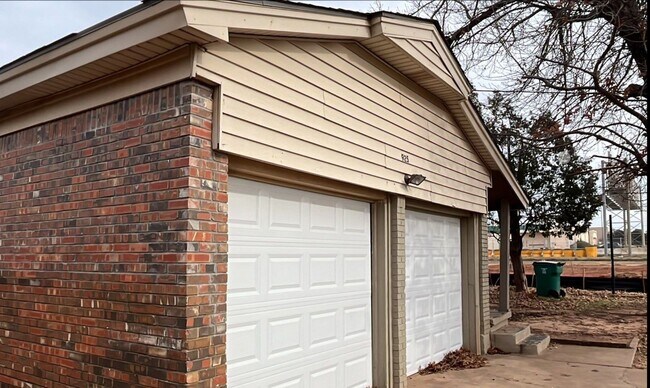 Foto del edificio - 3 bedroom 2 bath - SE 70th and I-35
