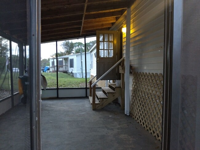Building Photo - 15474 Mapletree Dr