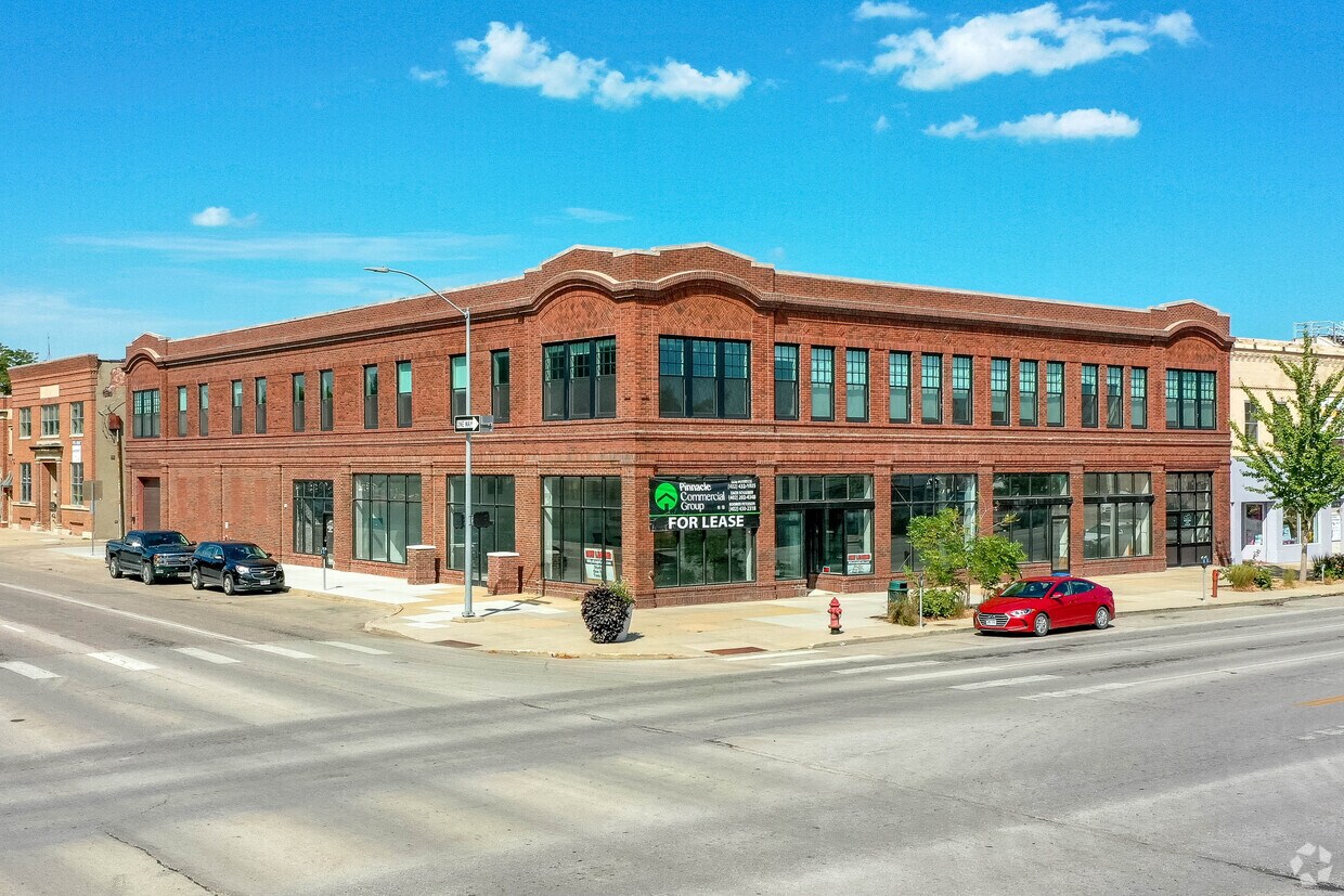 Willys Knight Lofts Apartments in Lincoln, NE