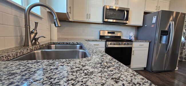 Foto del edificio - Discover this spacious 4-bedroom, 2.5-bath home in Mead, CO!