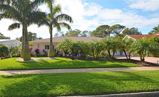 Foto del edificio - 7020 Mango Ave S