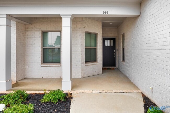 Building Photo - 144 Clift Farm Dr