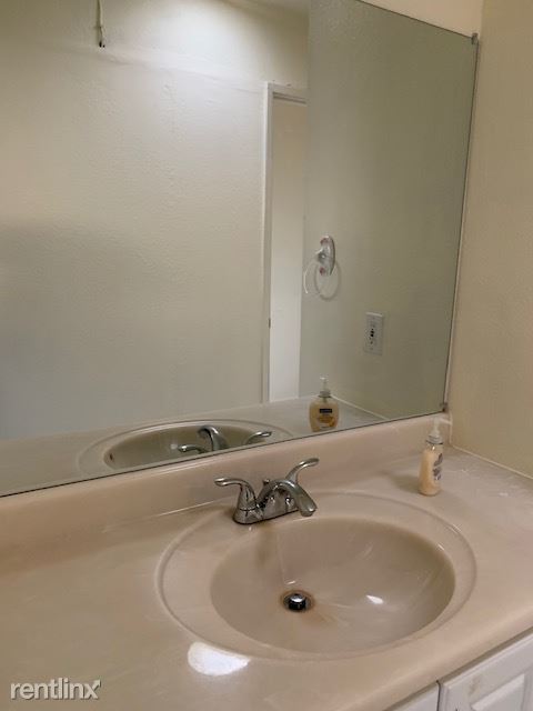 Building Photo - 2 br, 1 bath House - 3165 Hostetter rd