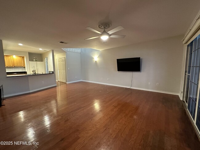 Foto del edificio - 11306 Lake Mandarin Cir E